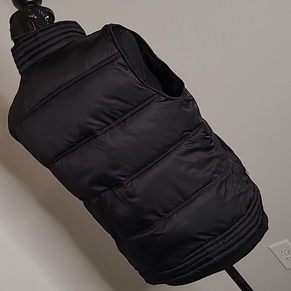 Old Navy sz M puffed vest - Picture 3 of 10
